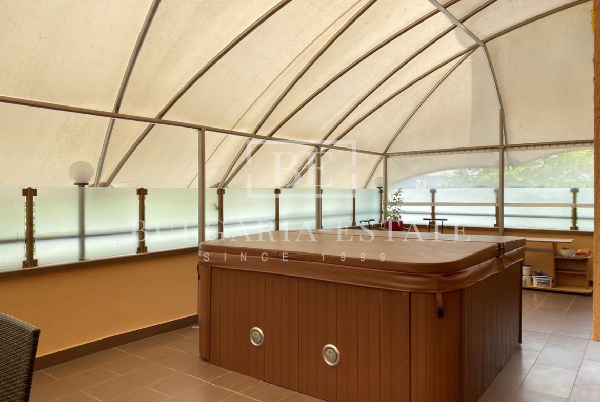 Роскошный дом с двором в деревне Рогачево - всего в 10 минутах от пляжей Албены! - 0