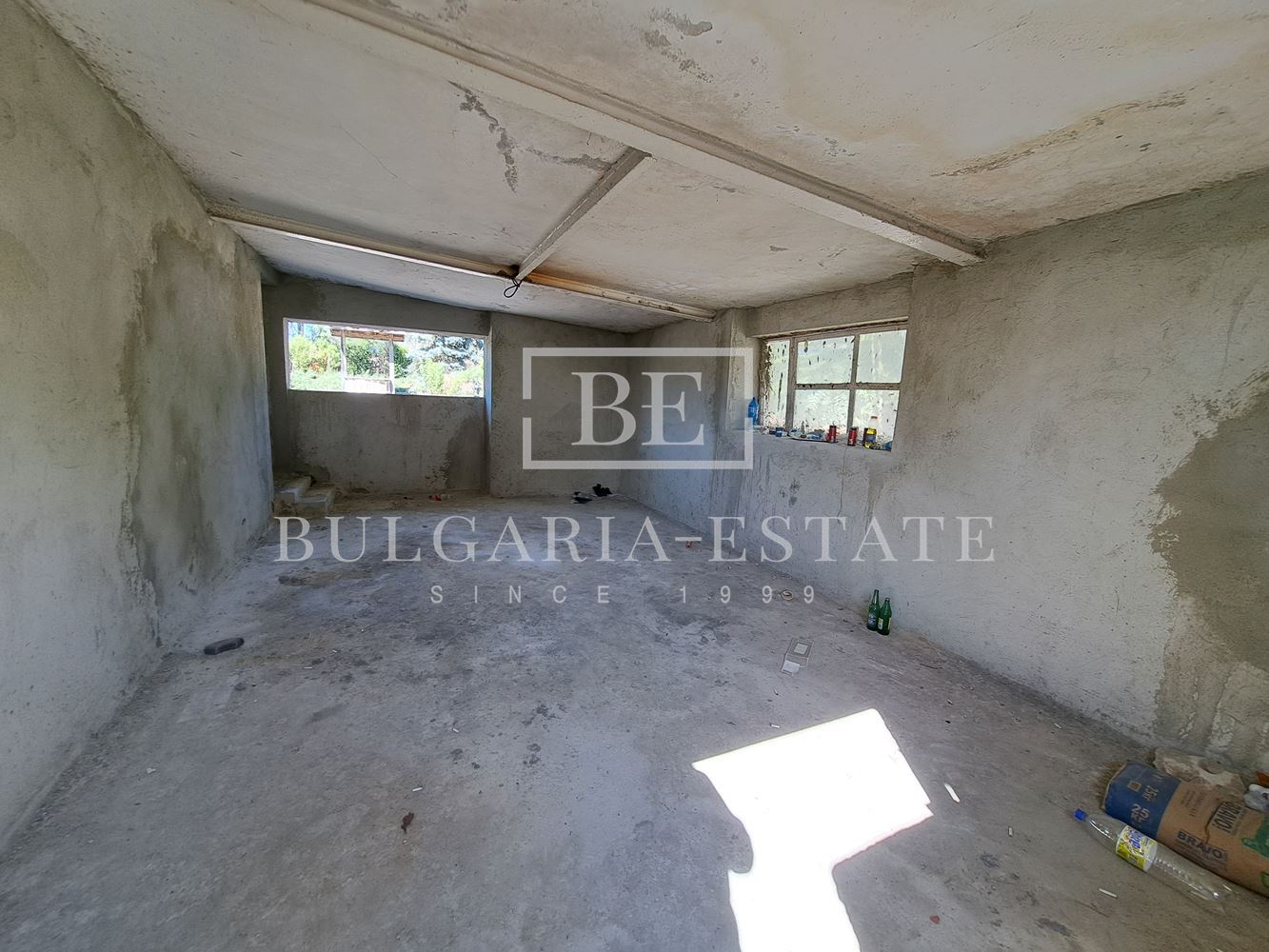 House in the village of Chernevo - 1100 sq.m. yard / 30 km from Varna - 0