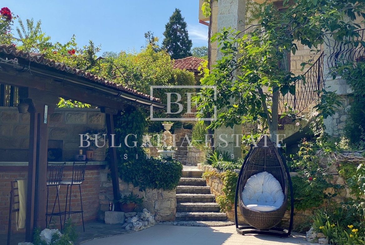 Элитный дом с бассейном, сауной, рядом с пляжем Кабакум, город. 515 кв. м. Площадь этажа, 4 спальни - 0