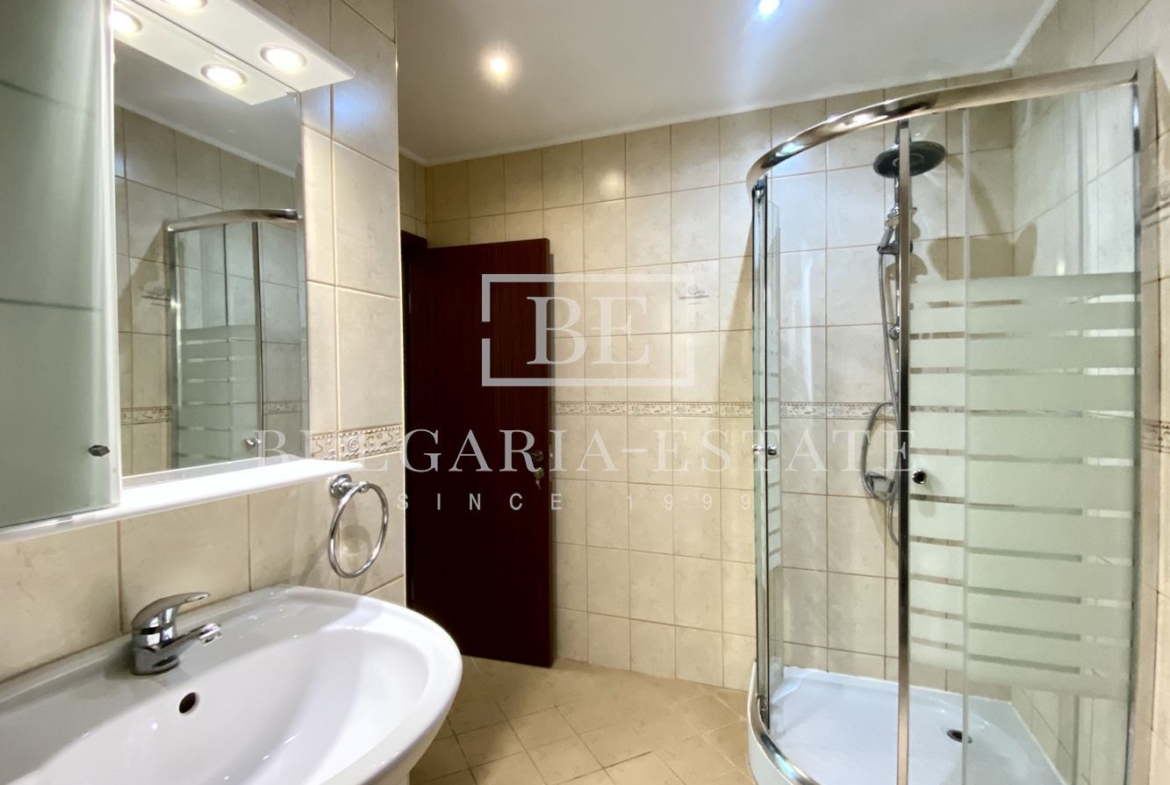 Квартира "ОАЗИС", Золотые пески, Варна в закрытом комплексе с бассейном, парковочное место - 0