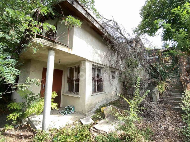 Къща в Зеленика, 693 кв парцел, 50 кв. къща озаконена - 0