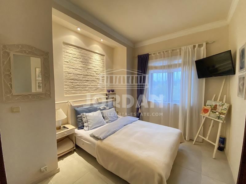 Луксозна къща в Ален Мак, гр. Варна, басейн, паркоместа, три спални - 0