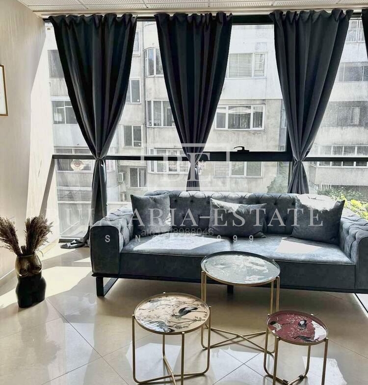 Трехкомнатная южная квартира - 75 кв.м, Зимний кинотеатр Тракия - 0