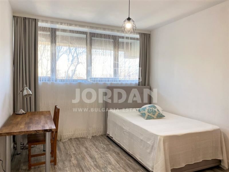 Под наем 4-стаен - Идеален Център 120m² - 0