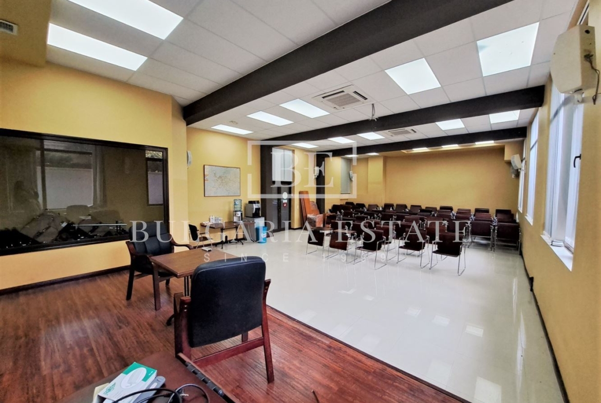 Office in residential building - 137sq.m, Kabacum - 0