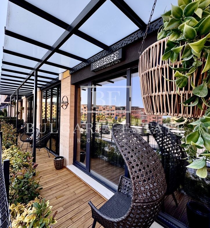 ЭКСКЛЮЗИВ! Роскошная двухкомнатная квартира, St. Св. Константина и Елены - 0