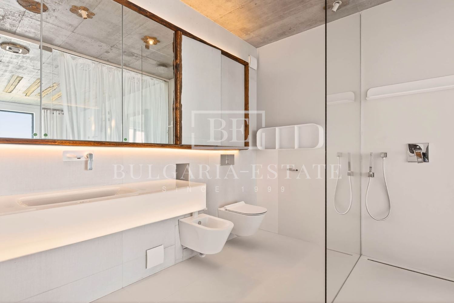 СУПЕР РОСКОШНАЯ КВАРТИРА В АРЕНДУ С 3 СПАЛЬНЯМИ, 2 ВАННЫМИ КОМНАТАМИ, ТЕРРАСОЙ И УНИКАЛЬНЫМ ВИДОМ НА МОРЕ - 0