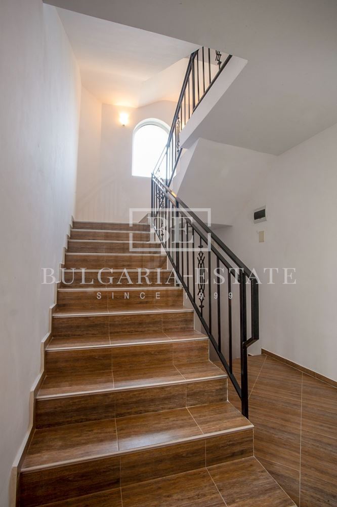 Big house near the sea - 0