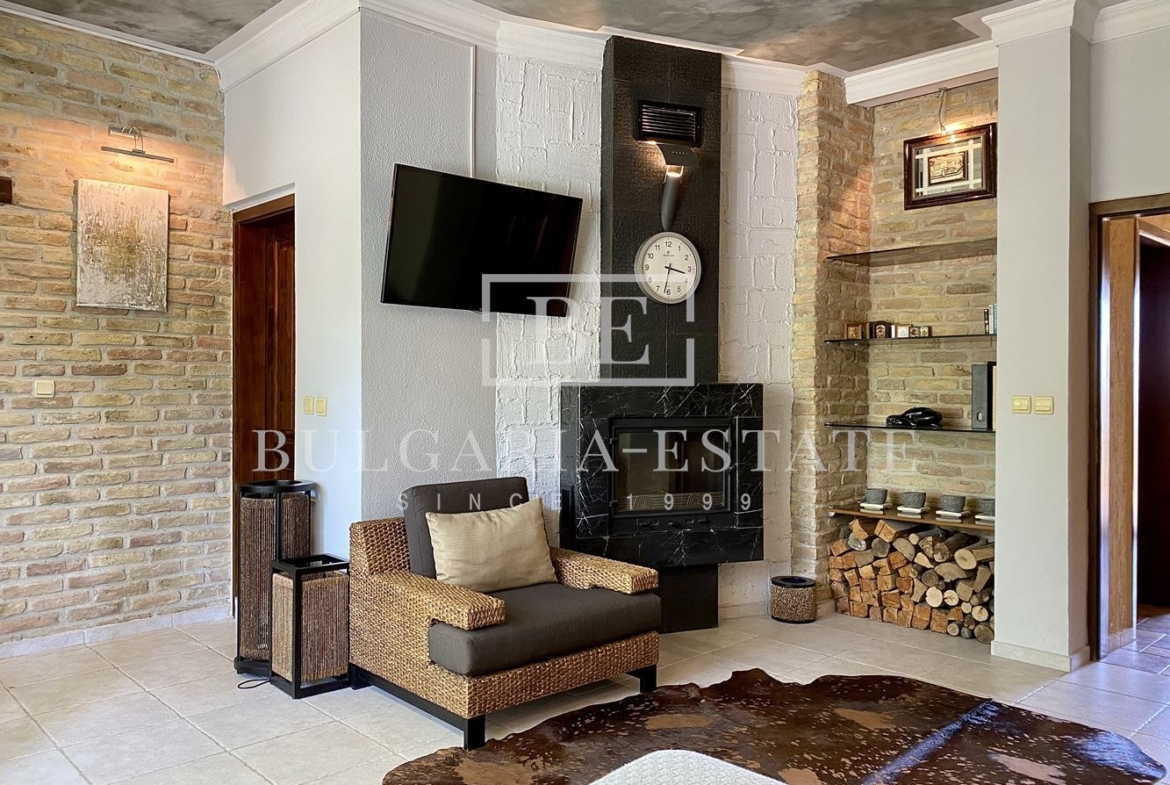 Элитный дом с бассейном, сауной, рядом с пляжем Кабакум, город. 515 кв. м. Площадь этажа, 4 спальни - 0