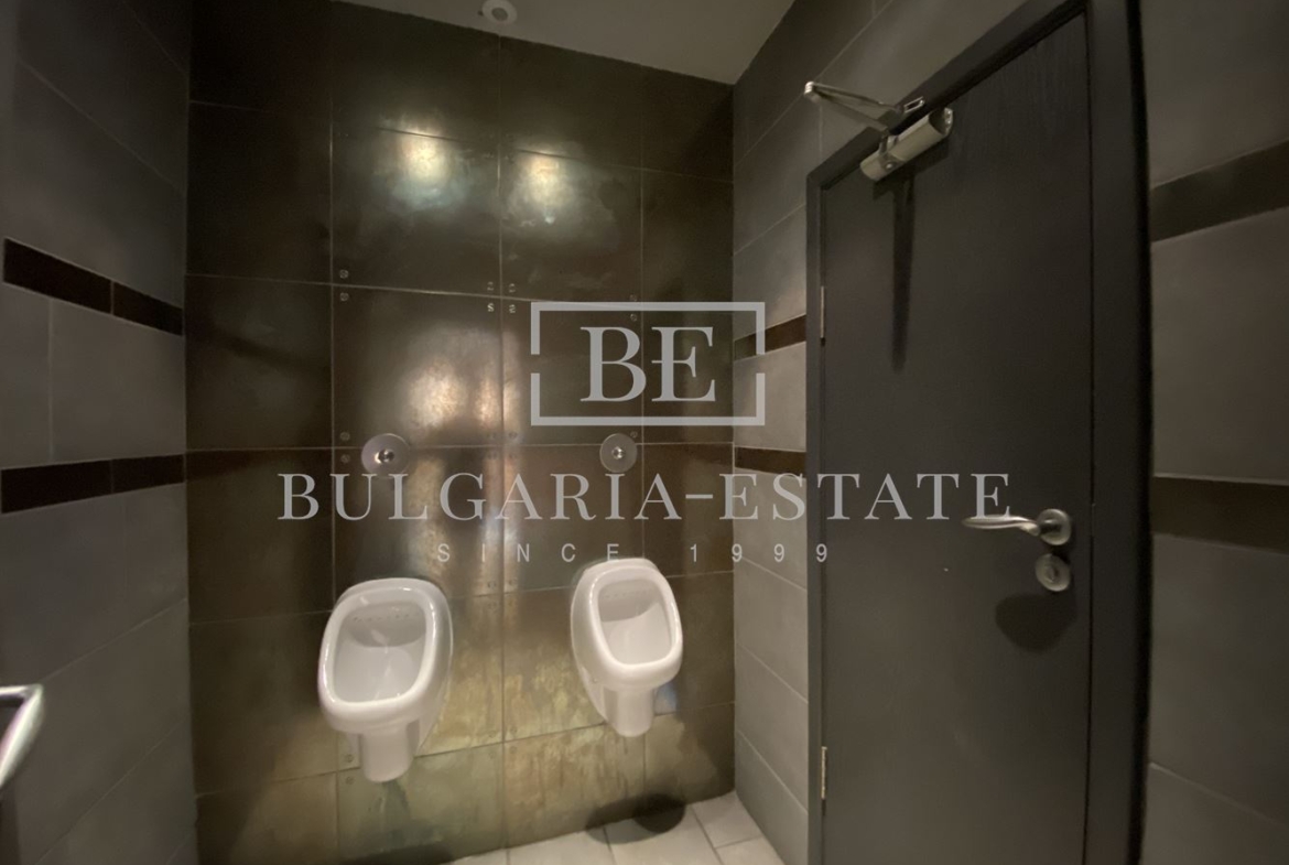 Leerstehende Bürofläche in einem Bürogebäude inklusive aller monatlichen Kosten, FERNSEHEN, INTERNET, CAFE UND WASSER, TOP-LAGE - 0