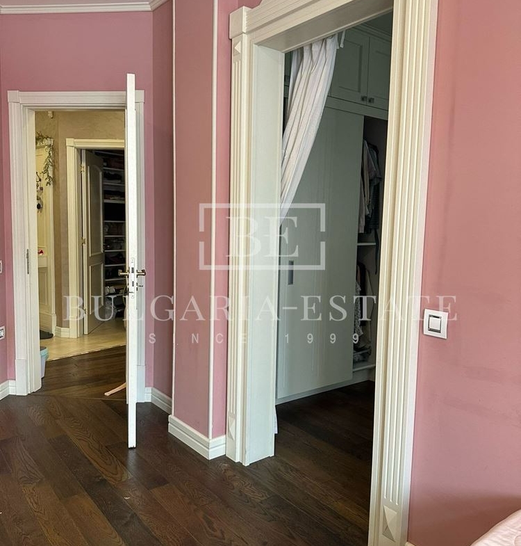 Мезонет с 4 спаплни, 5 минути пеша от Морската Градина, кв. Бриз, 225 кв.м. - 0