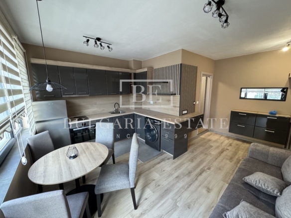 Ein Schlafzimmer möbliert, St. St. Konstantin und Helena, Erlaubnis zur Nutzung erteilt 16 - 0