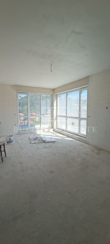 Тристаен апартамент 106.88 кв.м в кв. Аспарухово, втори етаж - 0