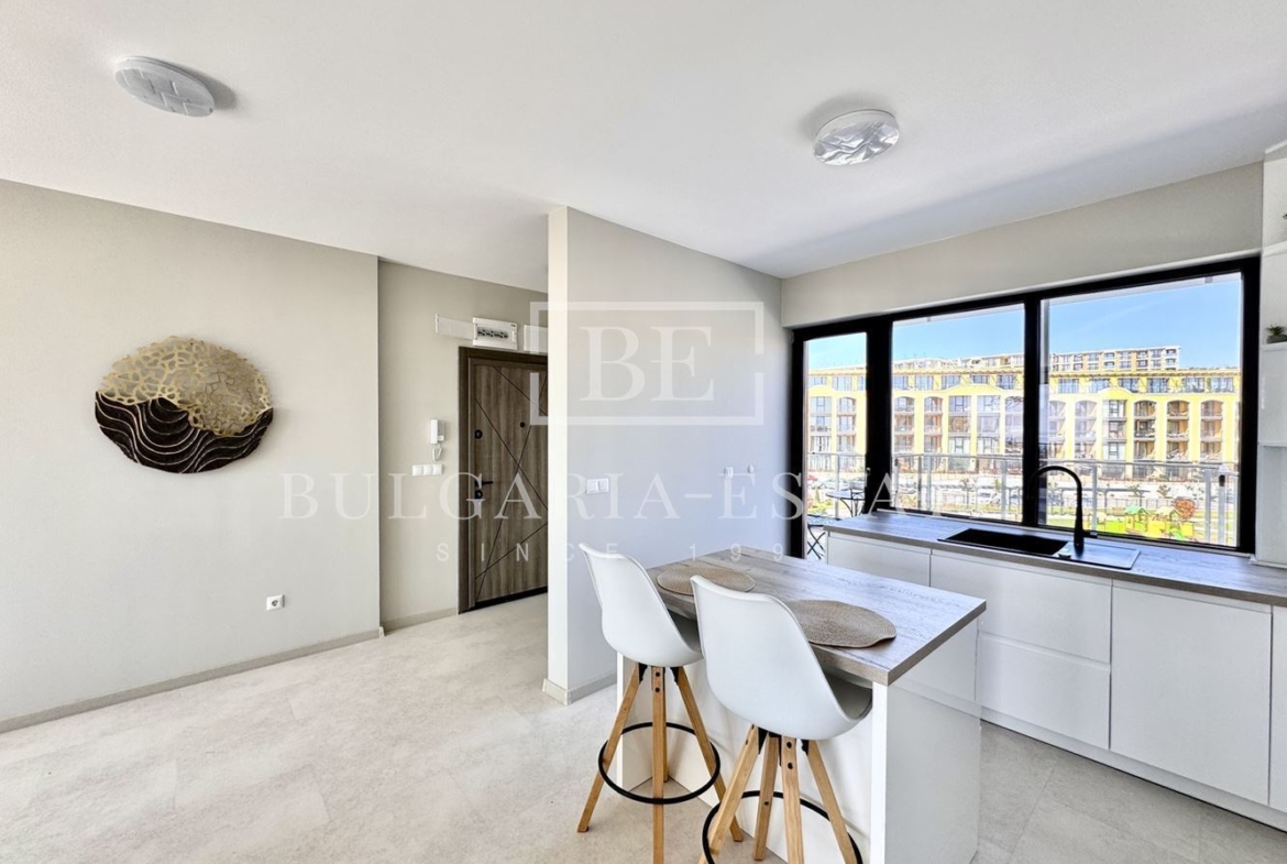 Роскошные апартаменты с 2 спальнями и видом на море, парковочное место, St. Св. Константин и Елена - 0