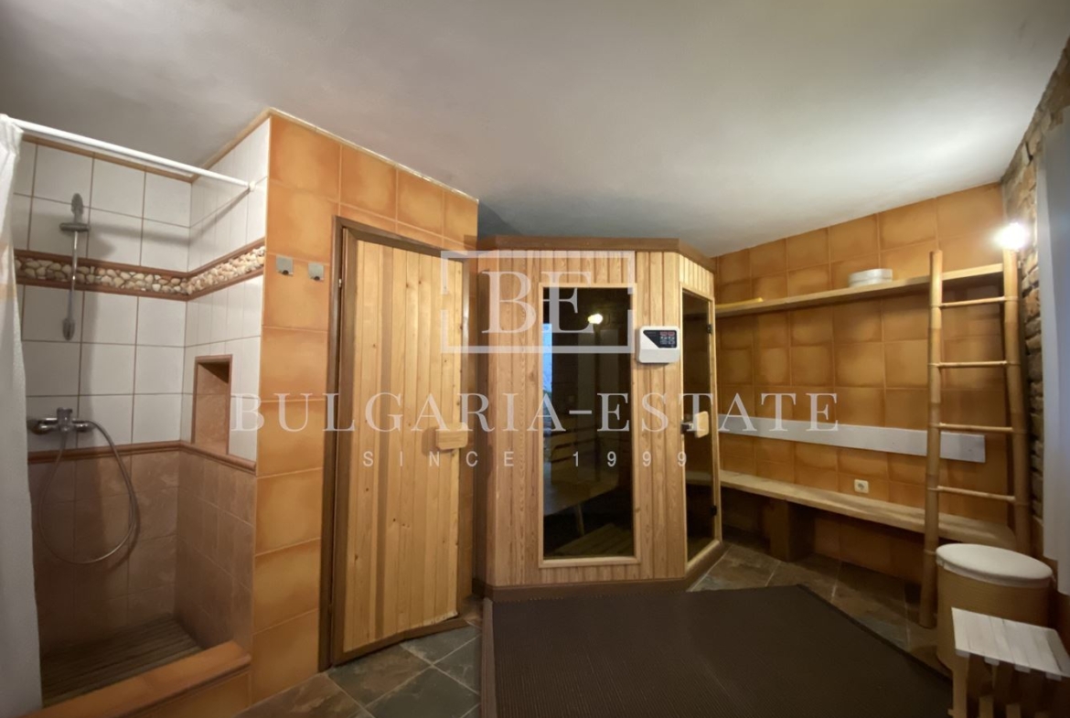 Элитный дом с бассейном, сауной, рядом с пляжем Кабакум, город. 515 кв. м. Площадь этажа, 4 спальни - 0