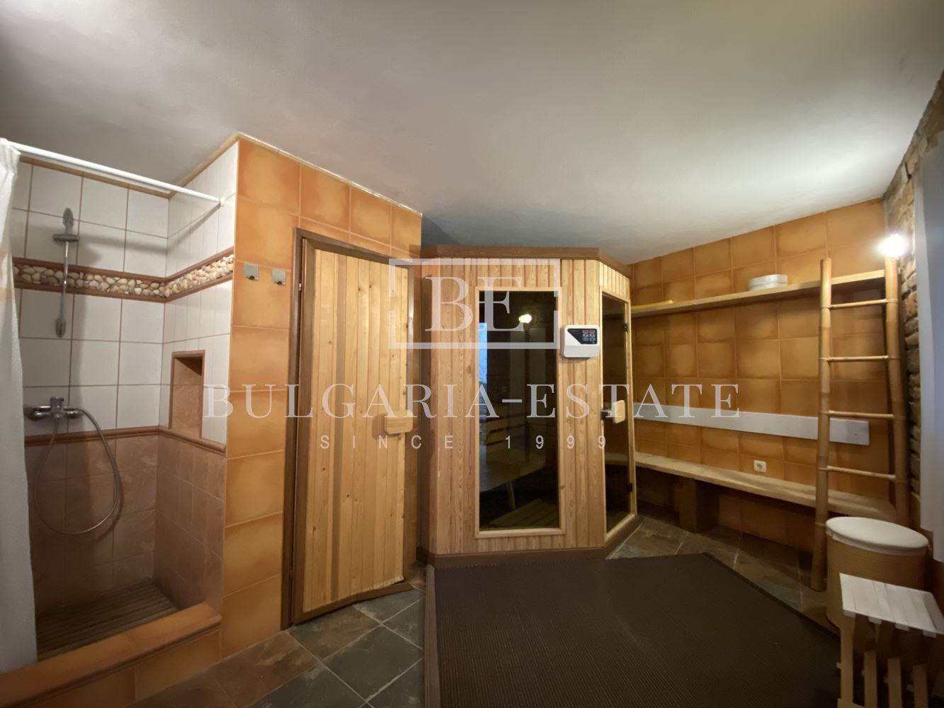 Роскошный дом с бассейном, сауной, рядом с пляжем Кабакум, город. 515 кв. м. 4 спальни Элитный дом с бассейном, сауной, рядом с пляжем Кабакум, город. 515 кв. м. Площадь этажа, 4 спальни - 0