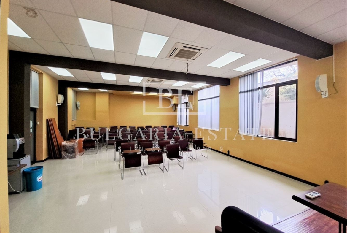 Office in residential building - 137sq.m, Kabacum - 0