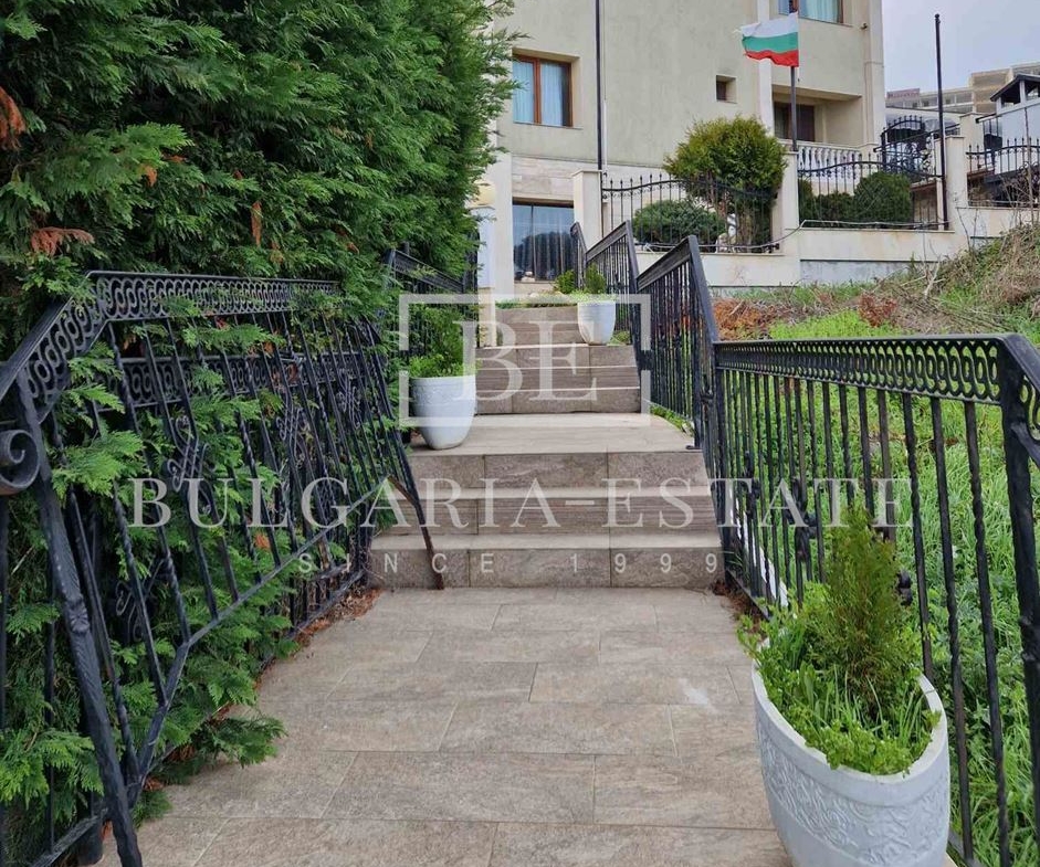 Хотел с морска панорама - 0