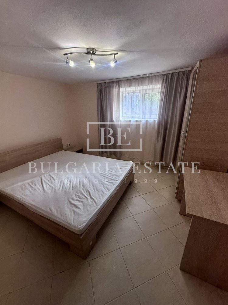 Уютен и функционален сутеренен етаж с две спални в отлично разположен район - 0