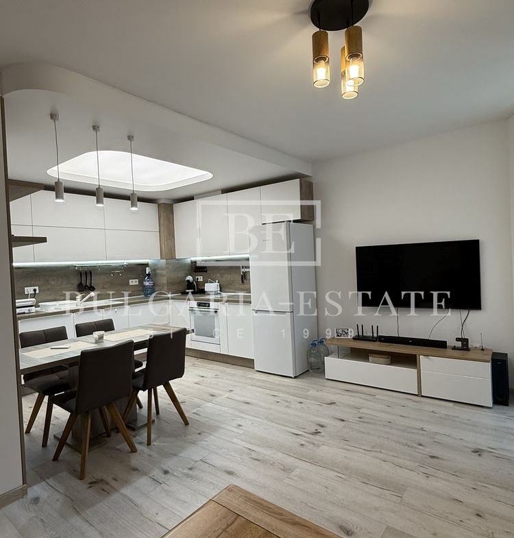 3-стаен апартамент, 4-ти етаж, луксозно обзавеждане, панорама – кв. Бриз - 0