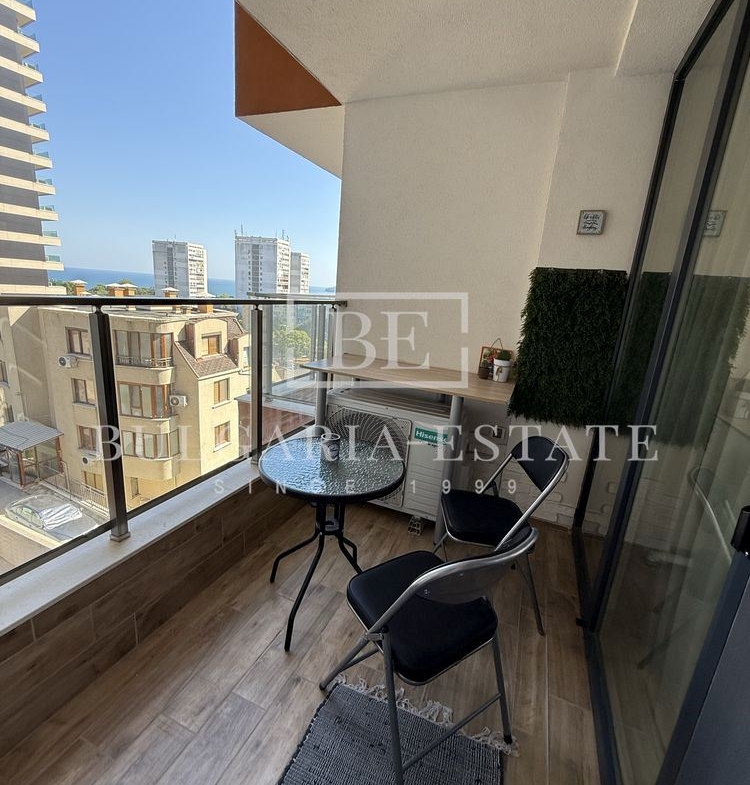 3-стаен апартамент, 4-ти етаж, луксозно обзавеждане, панорама – кв. Бриз - 0