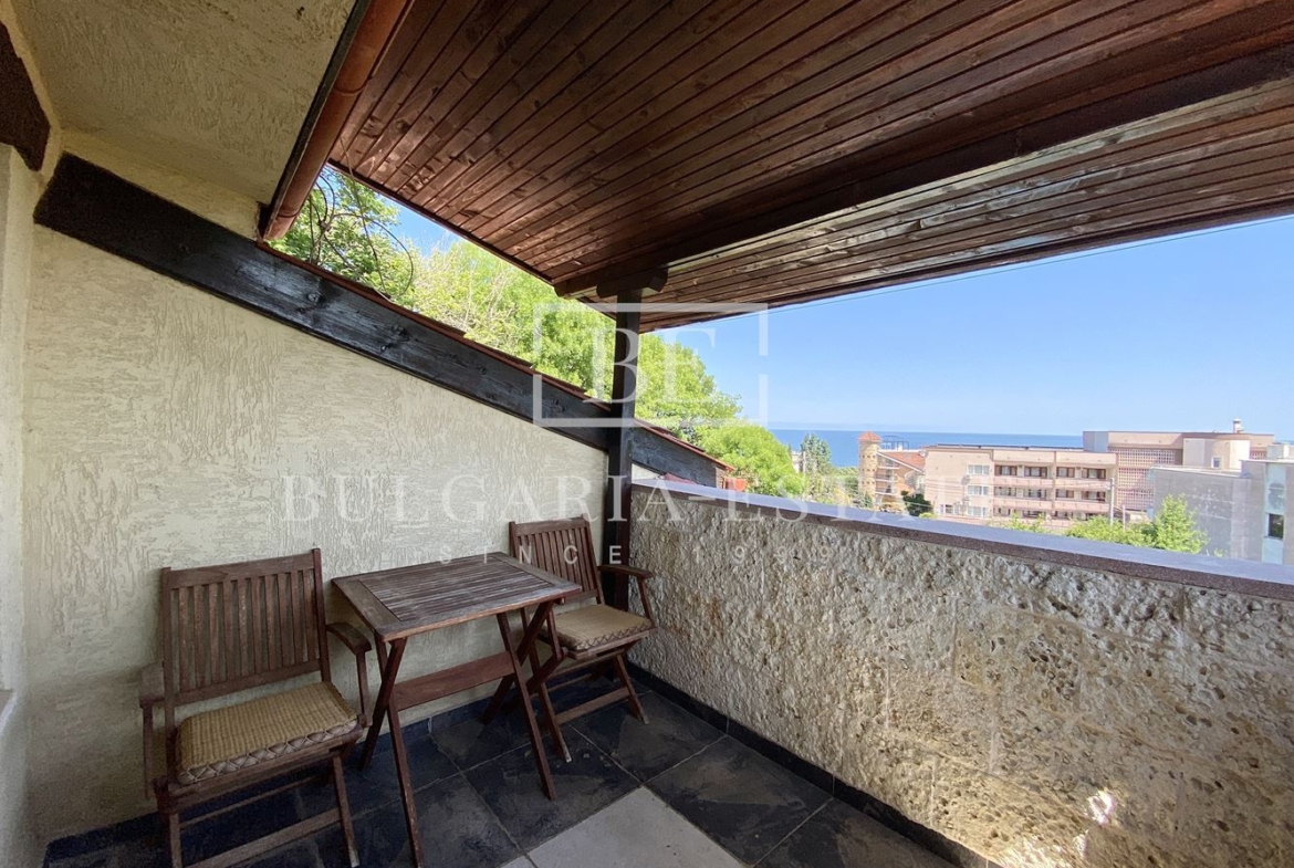 Элитный дом с бассейном, сауной, рядом с пляжем Кабакум, город. 515 кв. м. Площадь этажа, 4 спальни - 0