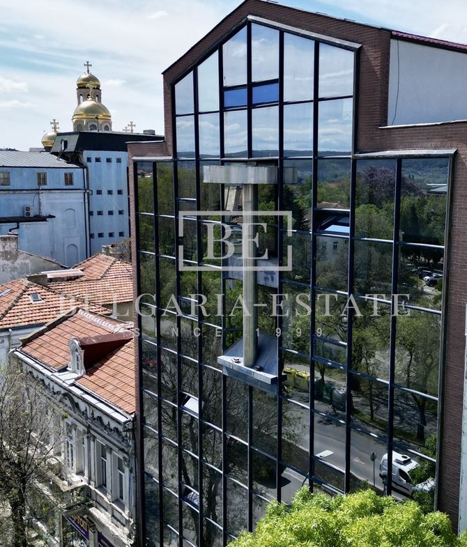 Офис под наем - бул. Мария Луиза 9 - самостоятелен етаж във бизнес център - 0