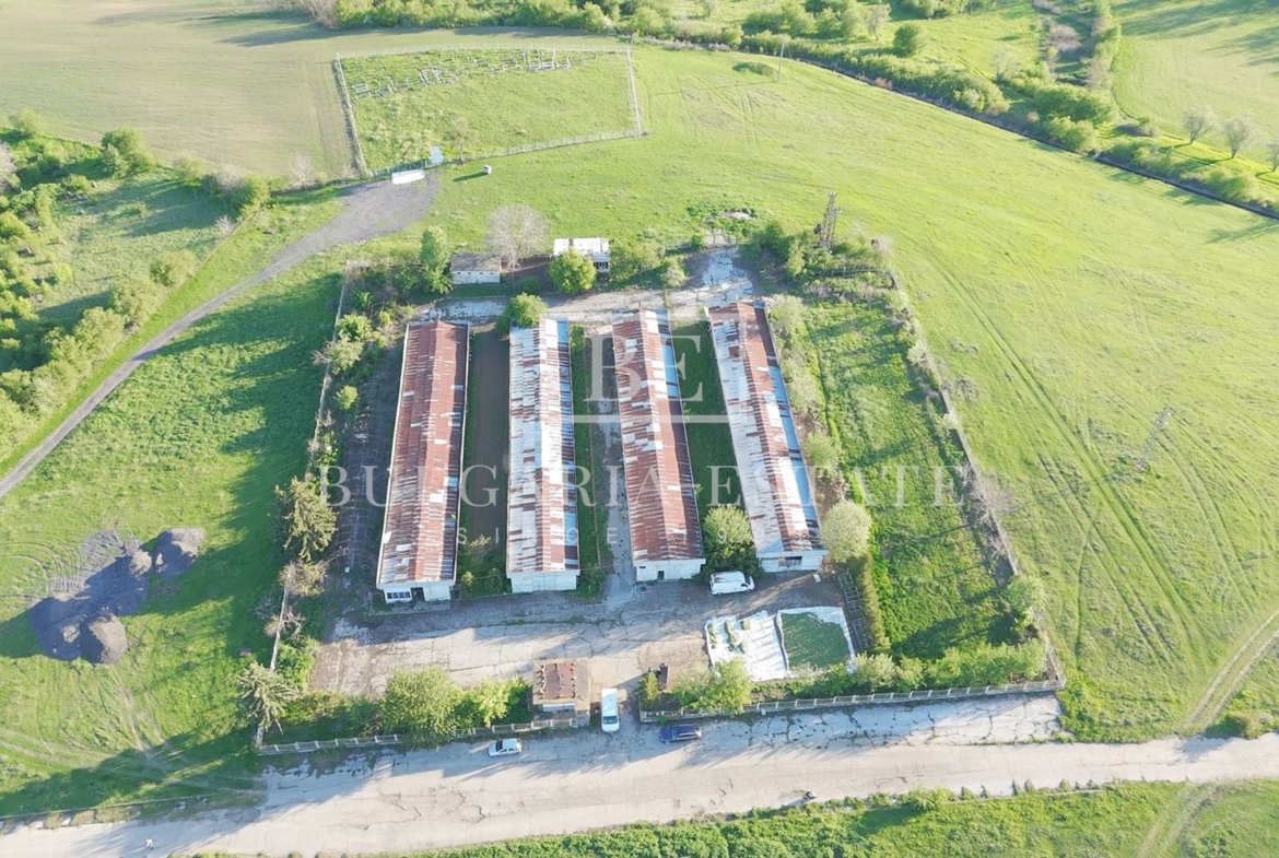 Производствена база в обл.Разград, общ.Лозница ,с.Ловско - 0