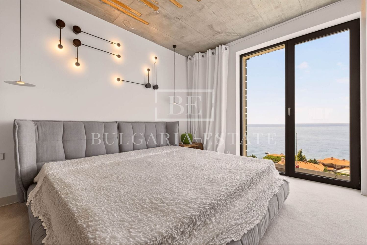 СУПЕР РОСКОШНАЯ КВАРТИРА В АРЕНДУ С 3 СПАЛЬНЯМИ, 2 ВАННЫМИ КОМНАТАМИ, ТЕРРАСОЙ И УНИКАЛЬНЫМ ВИДОМ НА МОРЕ - 0