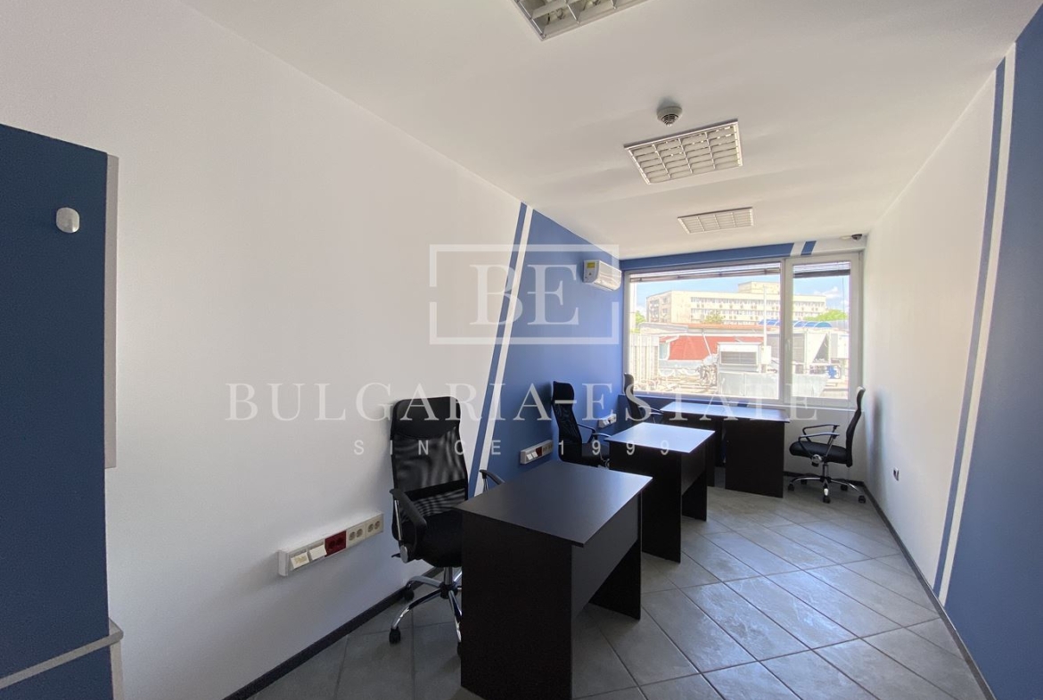 Leerstehende Bürofläche in einem Bürogebäude inklusive aller monatlichen Kosten, FERNSEHEN, INTERNET, CAFE UND WASSER, TOP-LAGE - 0