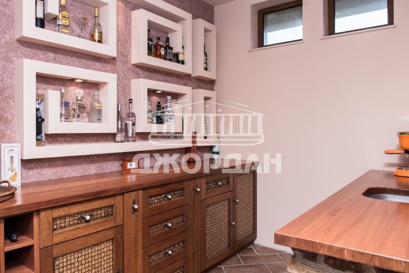Дом для продажи гр. Варна. Св. Константин и Елена 525 м², 6 спален - 0