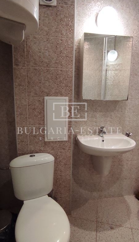 Трехкомнатная квартира - 70 кв.м, в центре - 0