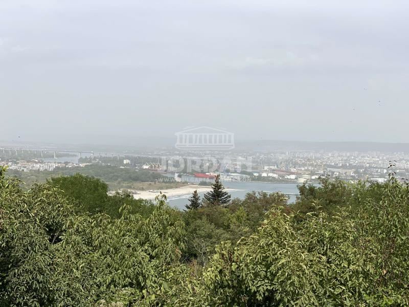 Къща в Зеленика, 693 кв парцел, 50 кв. къща озаконена - 0