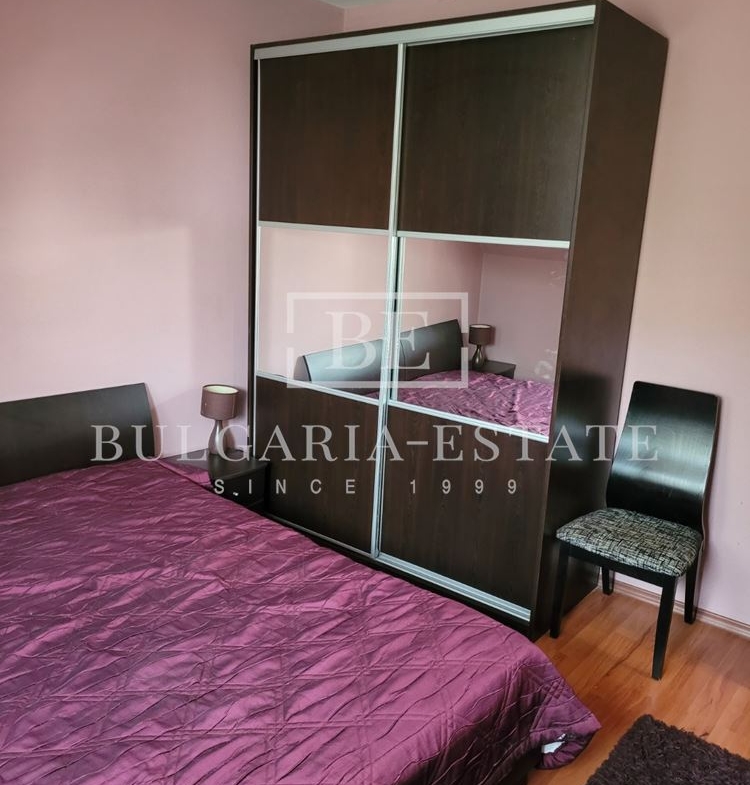 Просторен Тристаен Апартамент в Христо Ботев - 0