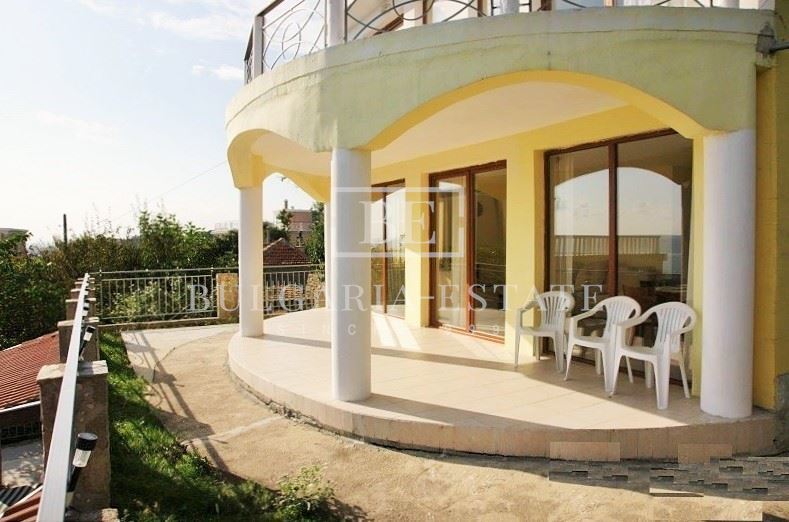 House - Breeze, 2 PARKING AND GARAGE - 0