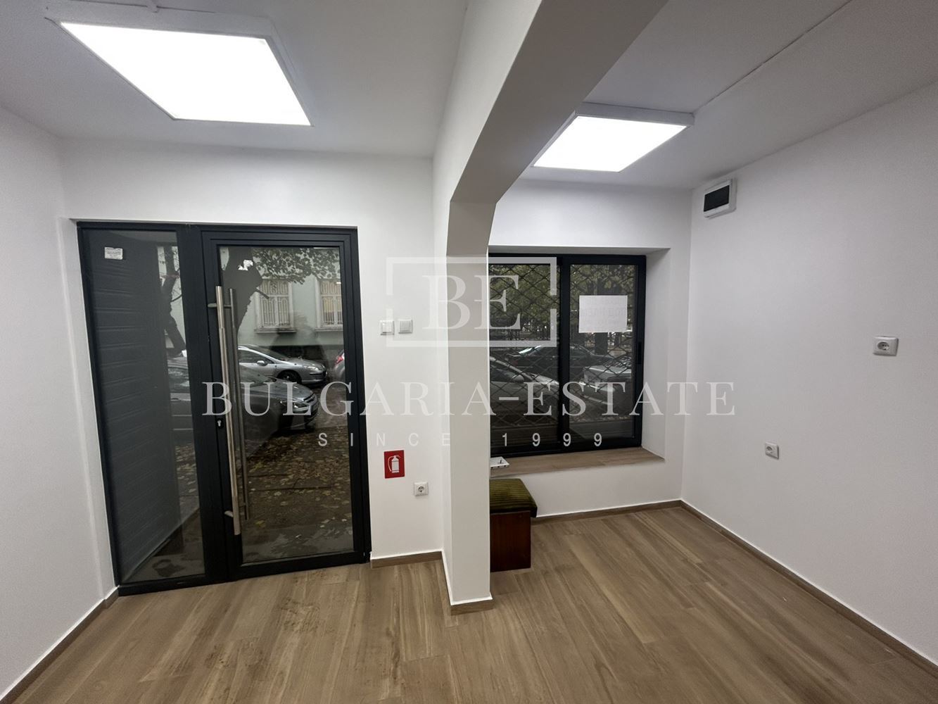 Търговски обект-закусвалня под наем червен площад - 0