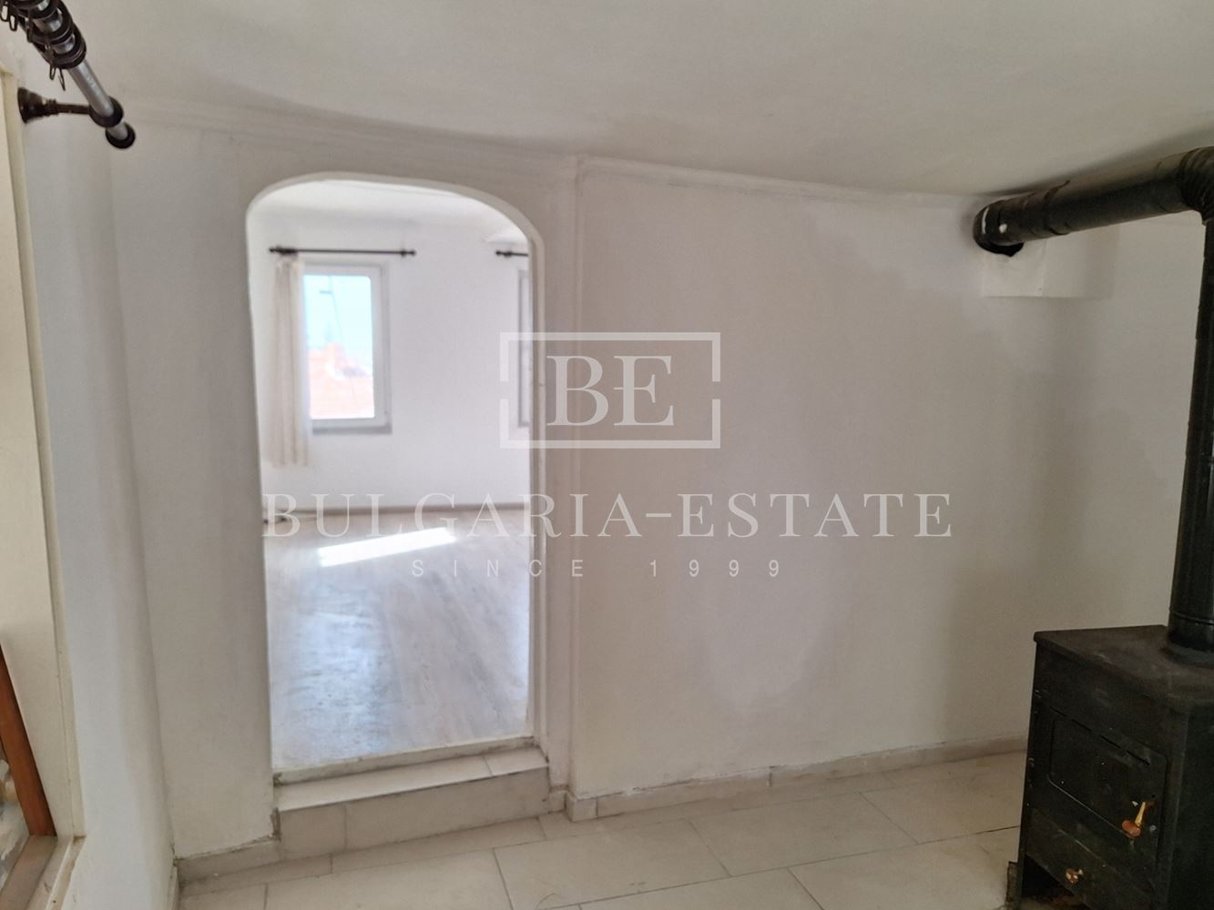 Отремонтированный дом с двором и флигелем в г. Тутракан - отличное расположение! Отремонтированный дом с двором и флигелем в городе. 0