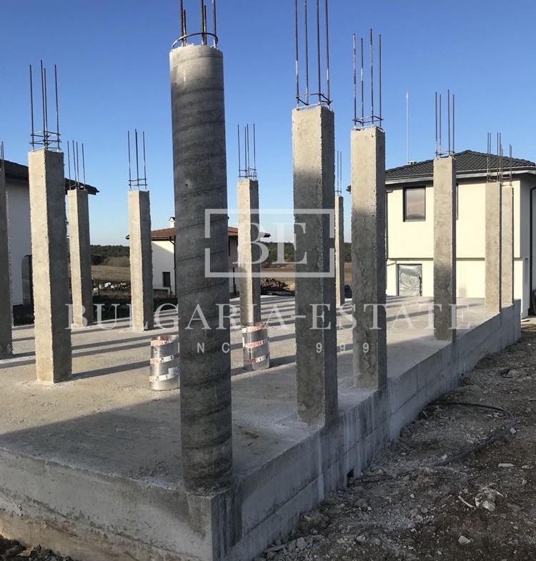 Къща със съвременна архитектура на 15 минути от града - 0