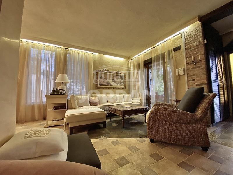 Луксозна къща в Ален Мак, гр. Варна, басейн, паркоместа, три спални - 0