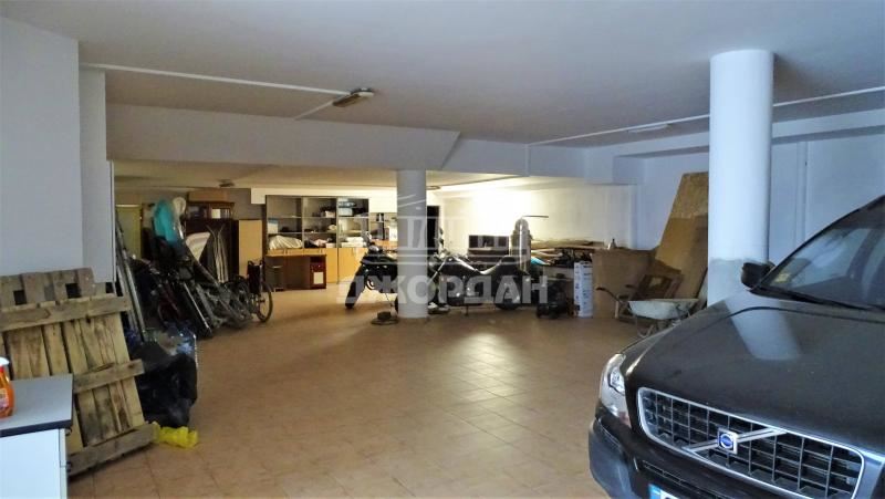 Haus auf 4 Etagen mit Panoramablick, 1250m2 m2, 600m2 Hof, Trakata - 0