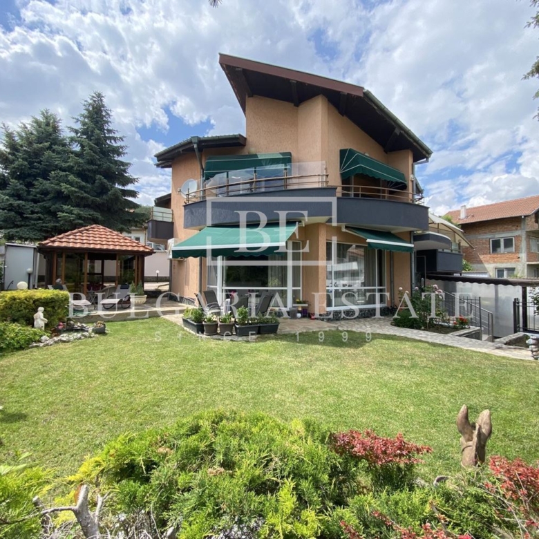 Luxuriöses Haus mit Hof im Dorf Rogachevo - nur 10 Minuten von den Stränden von Albena entfernt - 0