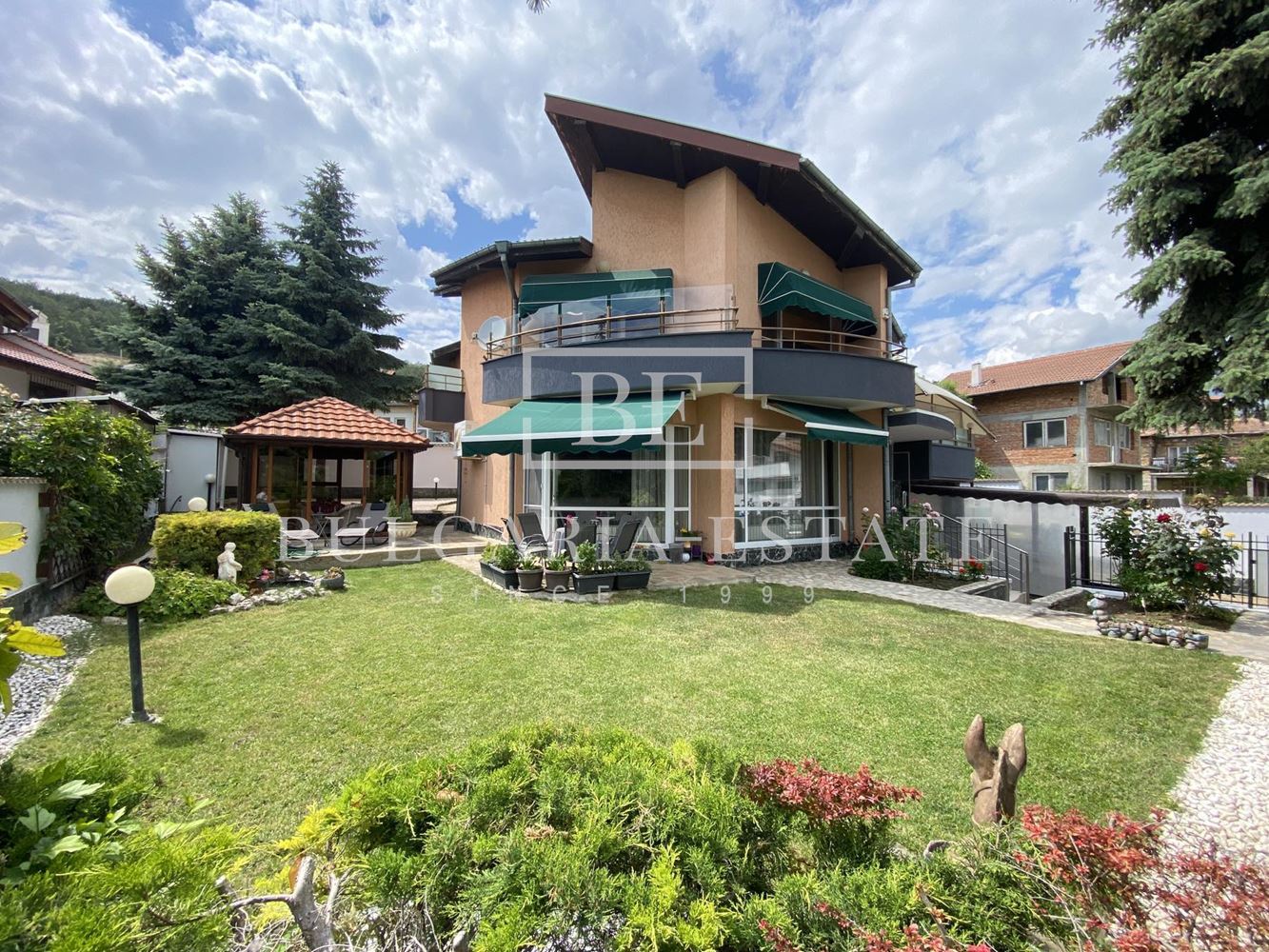 Роскошный дом с двором в деревне Рогачево - всего в 10 минутах от пляжей Албены! Роскошный дом с двором в деревне Рогачево - всего в 10 минутах от пляжей Албены! - 0