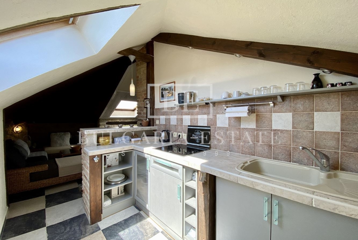 Элитный дом с бассейном, сауной, рядом с пляжем Кабакум, город. 515 кв. м. Площадь этажа, 4 спальни - 0