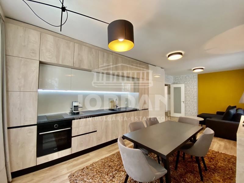 Модерен апартамент с две спални (105 кв.м.), до Морска Градина, гр. Варна (ВИНС) - 0