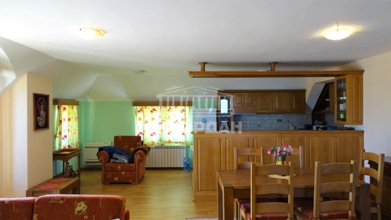 Haus auf 4 Etagen mit Panoramablick, 1250m2 m2, 600m2 Hof, Trakata - 0