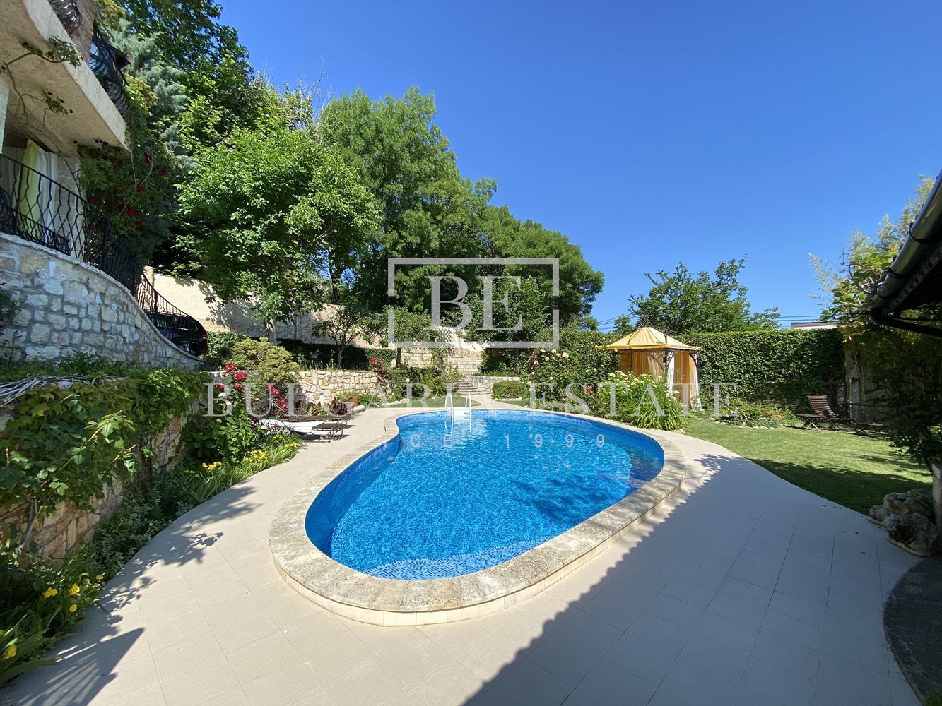 Роскошный дом с бассейном, сауной, рядом с пляжем Кабакум, город. 515 кв. м. 4 спальни Элитный дом с бассейном, сауной, рядом с пляжем Кабакум, город. 515 кв. м. Площадь этажа, 4 спальни - 0