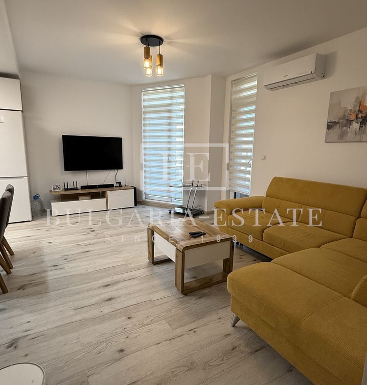 3-стаен апартамент, 4-ти етаж, луксозно обзавеждане, панорама – кв. Бриз - 0