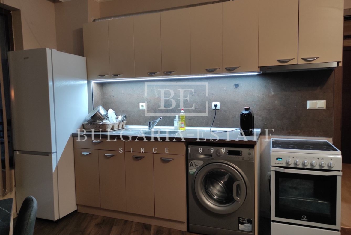 Трехкомнатная квартира - 70 кв.м, в центре - 0