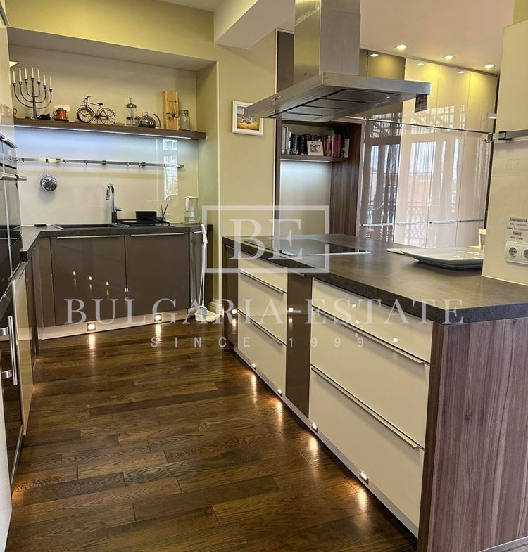 Мезонет с 4 спаплни, 5 минути пеша от Морската Градина, кв. Бриз, 225 кв.м. - 0