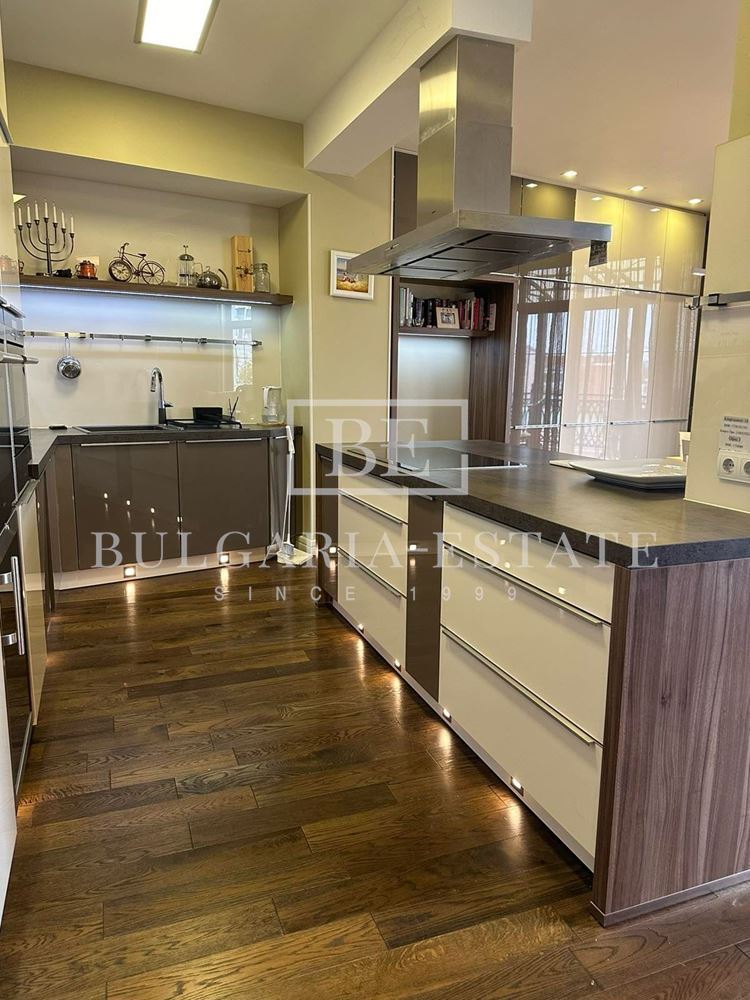 Мезонет с 4 спаплни, 5 минути пеша от Морската Градина, кв. Бриз, 225 кв.м. - 0